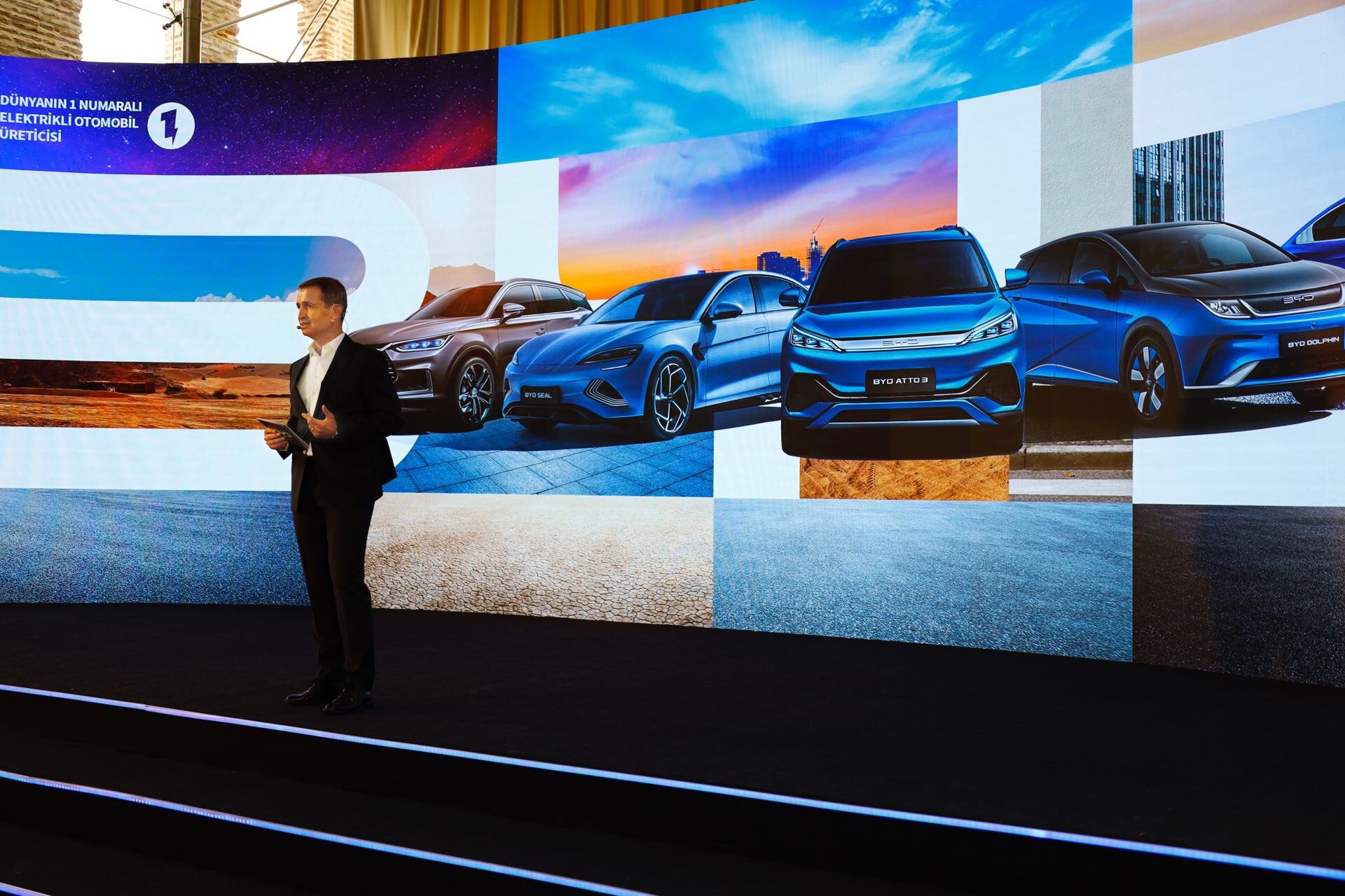 İsmail Ergun, BYD ALJ Turkey General Manager, delivering the speech at the launch event